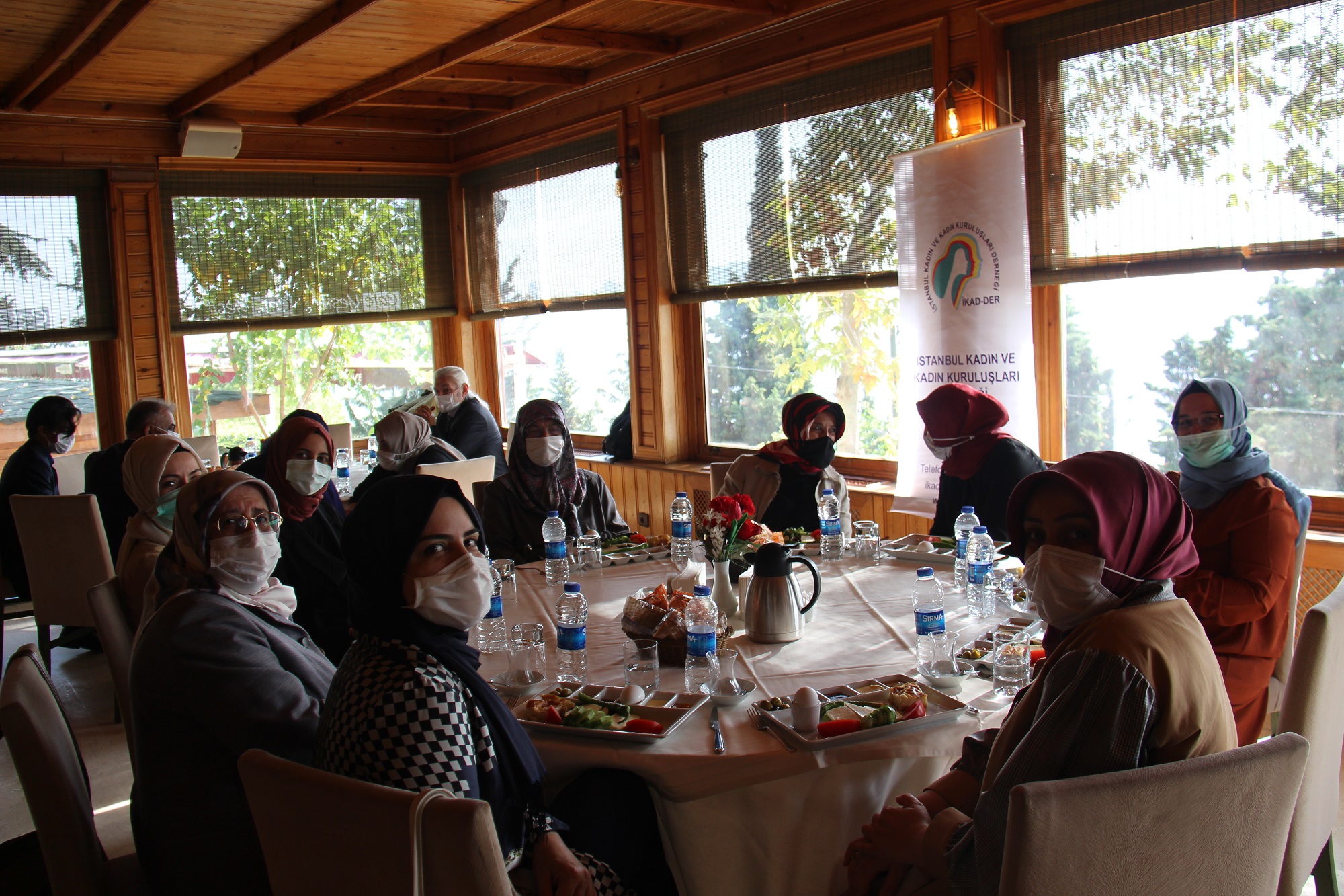 DEĞİŞEN DÜNYADA KADİM